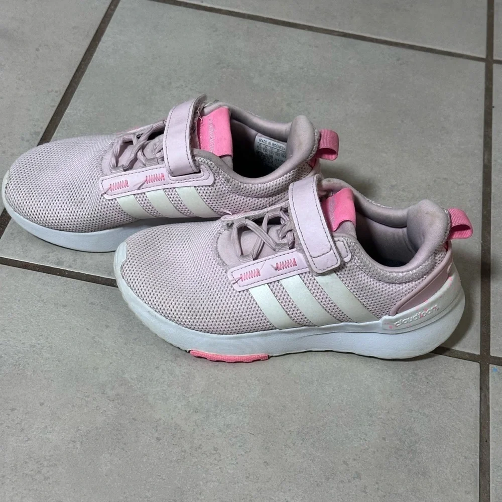 Adidas Girls Kids Pink Cloudfoam Sneakers TR21‎  Shoes size 13.5.